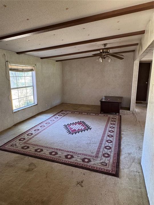 На продажу: $230,000 (3 спален, 2 ванн, 2062 Квадратных фут)