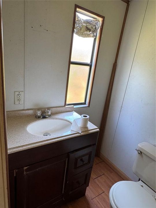 На продажу: $230,000 (3 спален, 2 ванн, 2062 Квадратных фут)