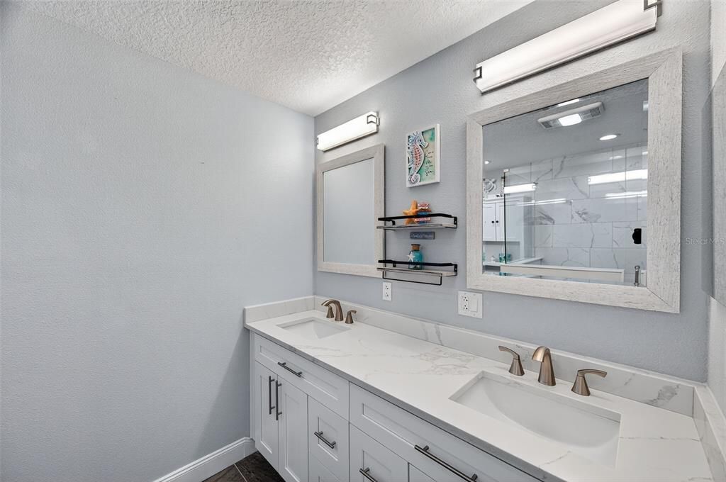 Под контрактом: $549,900 (3 спален, 2 ванн, 1924 Квадратных фут)