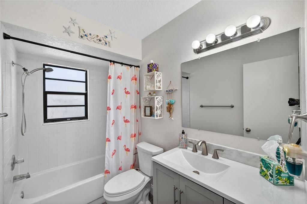 Под контрактом: $549,900 (3 спален, 2 ванн, 1924 Квадратных фут)