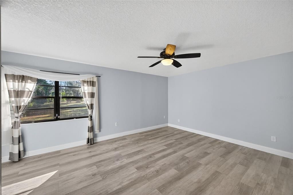 Под контрактом: $549,900 (3 спален, 2 ванн, 1924 Квадратных фут)