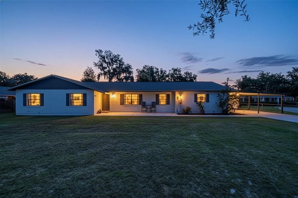 Под контрактом: $549,900 (3 спален, 2 ванн, 1924 Квадратных фут)