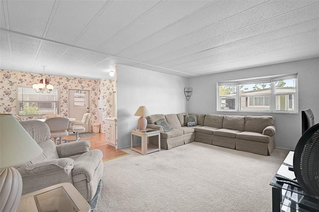 For Sale: $100,000 (2 beds, 2 baths, 960 Square Feet)