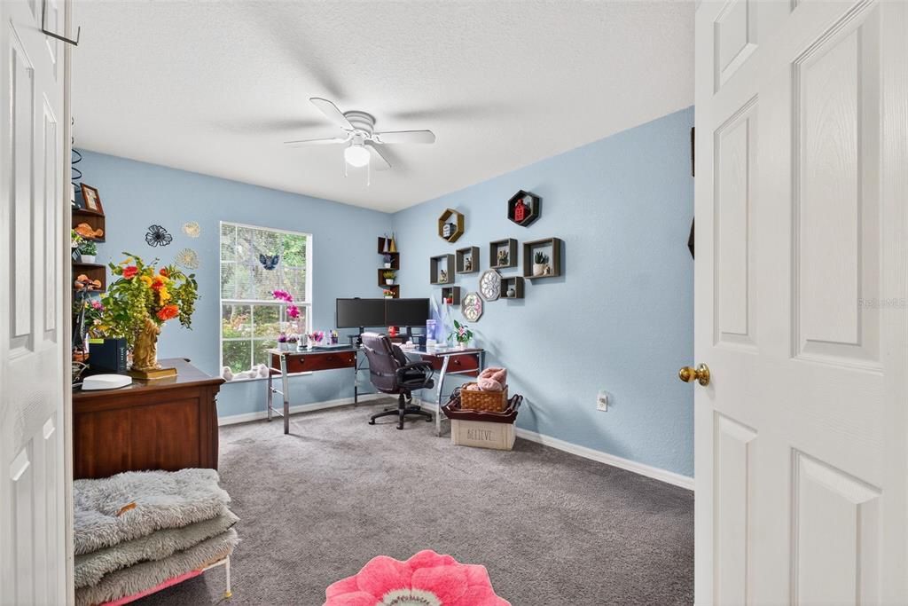 合同活跃: $399,000 (4 贝兹, 2 浴室, 2193 平方英尺)