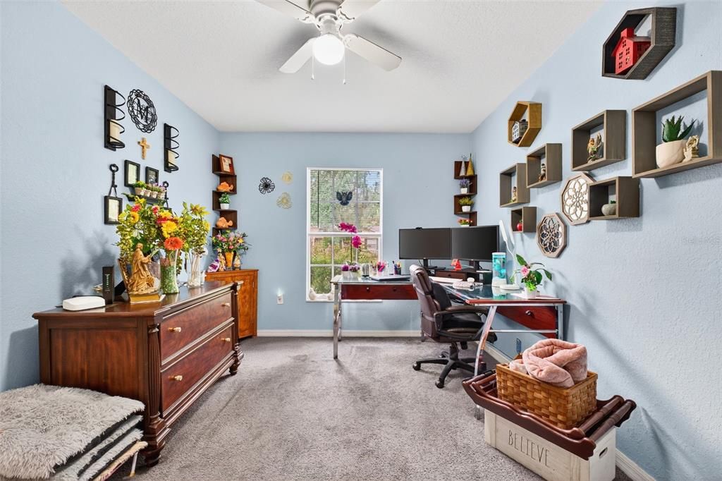 合同活跃: $399,000 (4 贝兹, 2 浴室, 2193 平方英尺)