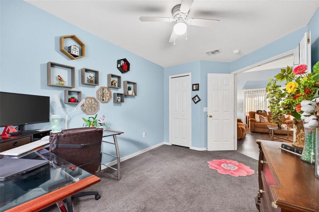 合同活跃: $399,000 (4 贝兹, 2 浴室, 2193 平方英尺)