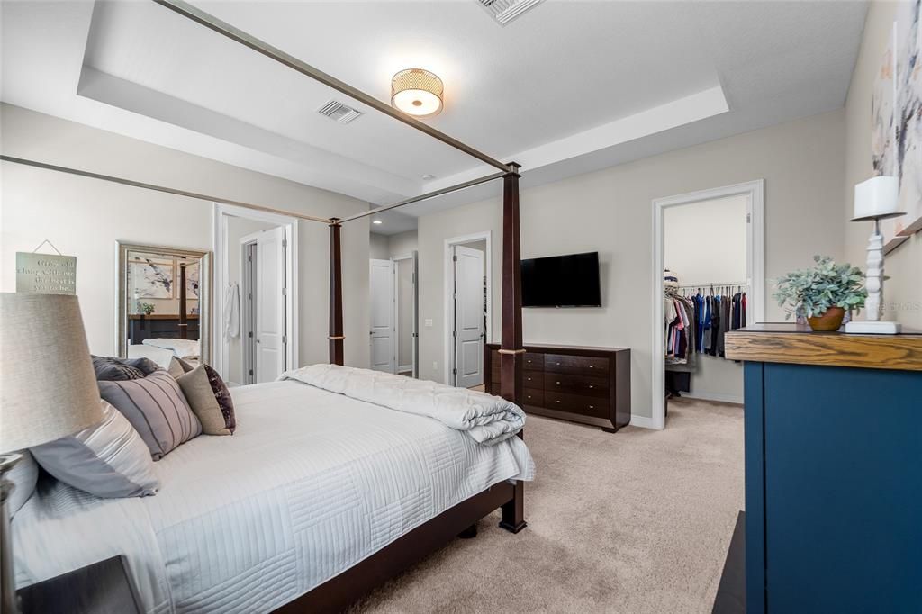 Под контрактом: $1,499,000 (4 спален, 3 ванн, 3188 Квадратных фут)