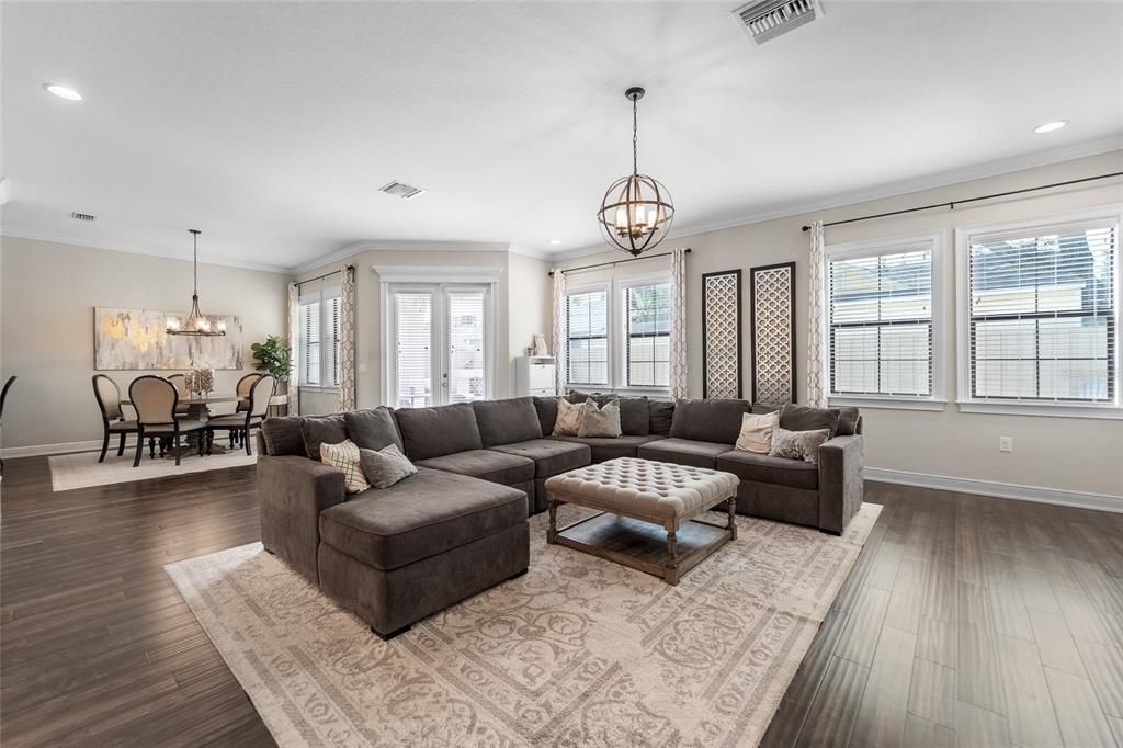 Под контрактом: $1,499,000 (4 спален, 3 ванн, 3188 Квадратных фут)