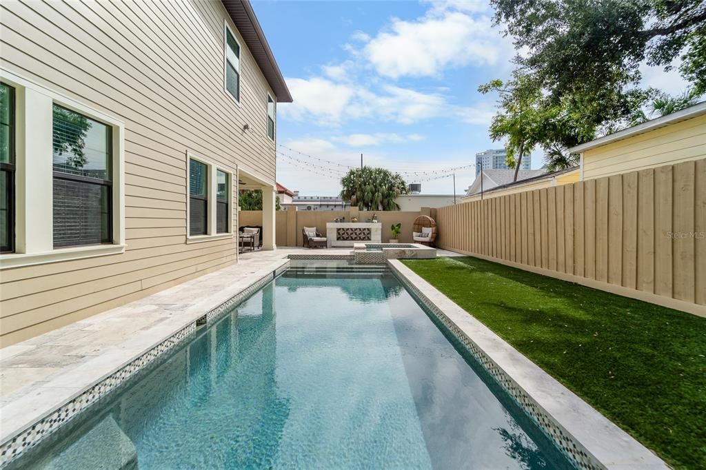 Под контрактом: $1,499,000 (4 спален, 3 ванн, 3188 Квадратных фут)