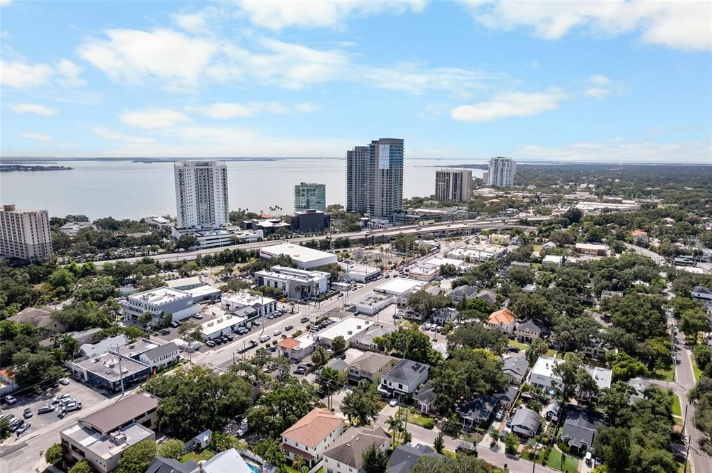 Под контрактом: $1,499,000 (4 спален, 3 ванн, 3188 Квадратных фут)