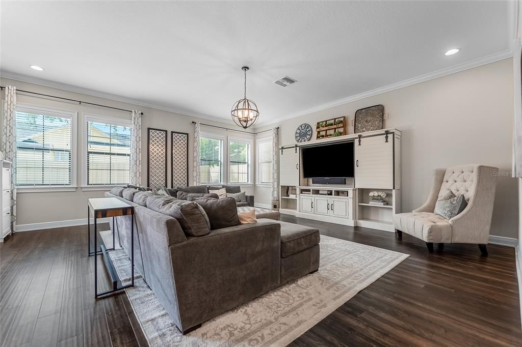 Под контрактом: $1,499,000 (4 спален, 3 ванн, 3188 Квадратных фут)