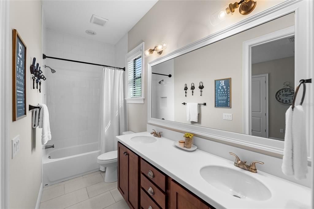 Под контрактом: $1,499,000 (4 спален, 3 ванн, 3188 Квадратных фут)