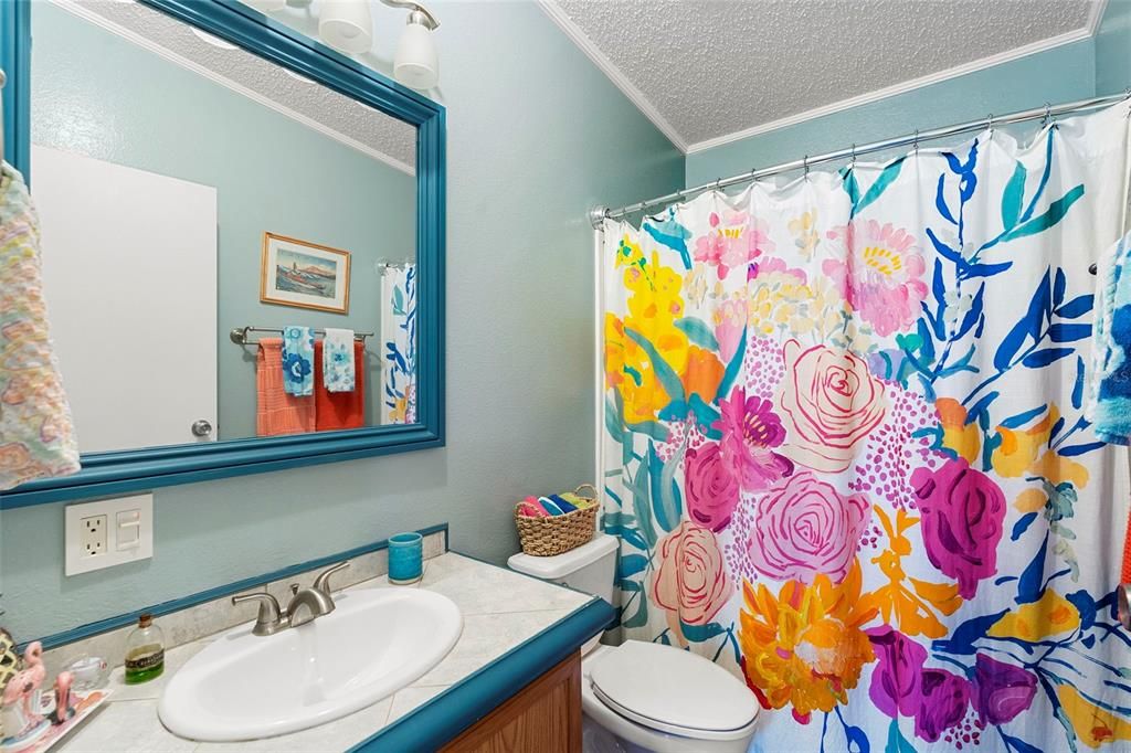 Activo con contrato: $269,900 (3 camas, 2 baños, 2015 Pies cuadrados)