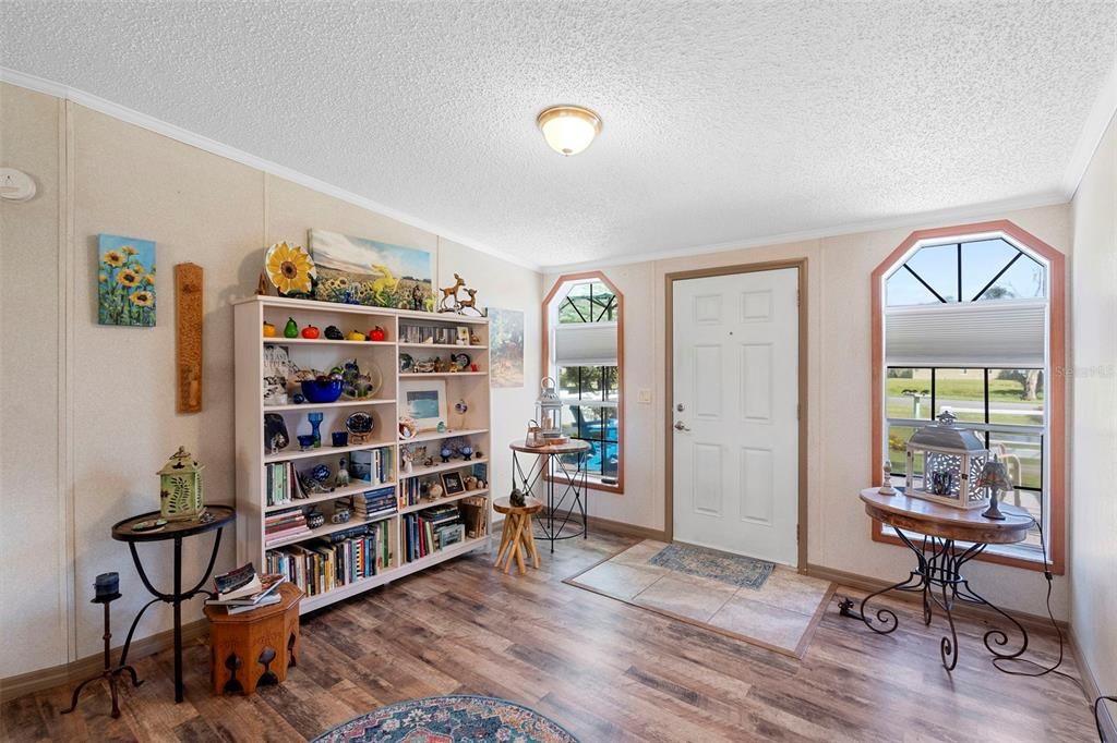 Activo con contrato: $269,900 (3 camas, 2 baños, 2015 Pies cuadrados)