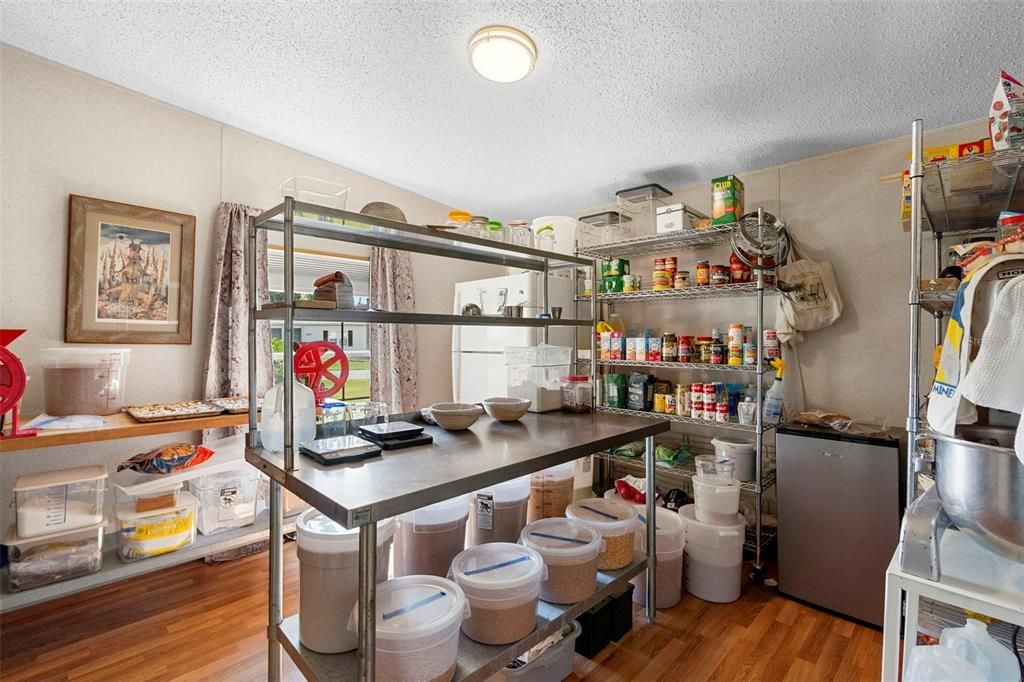 Activo con contrato: $269,900 (3 camas, 2 baños, 2015 Pies cuadrados)