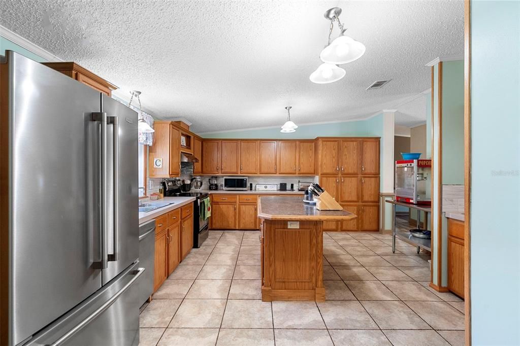 Activo con contrato: $269,900 (3 camas, 2 baños, 2015 Pies cuadrados)