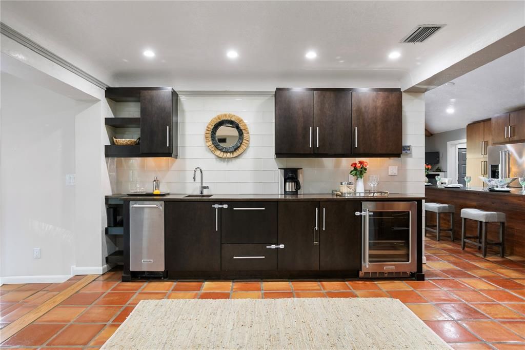 На продажу: $895,000 (3 спален, 2 ванн, 2971 Квадратных фут)