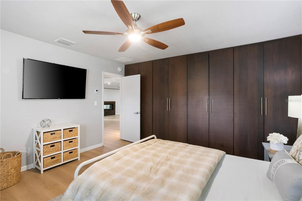 На продажу: $895,000 (3 спален, 2 ванн, 2971 Квадратных фут)