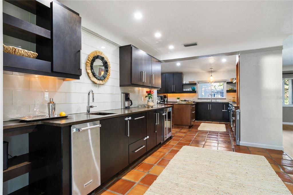 На продажу: $895,000 (3 спален, 2 ванн, 2971 Квадратных фут)