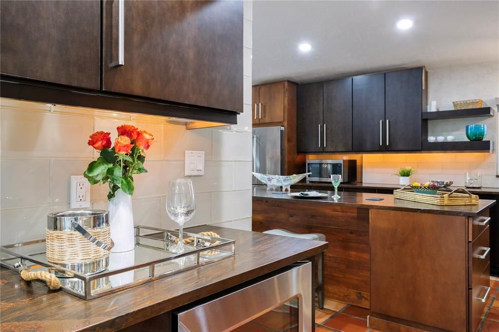 На продажу: $895,000 (3 спален, 2 ванн, 2971 Квадратных фут)