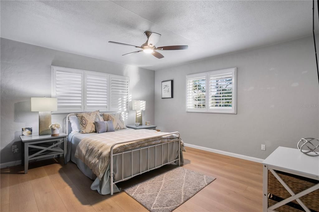 На продажу: $895,000 (3 спален, 2 ванн, 2971 Квадратных фут)