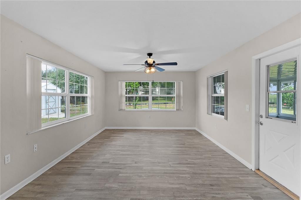 For Sale: $254,900 (2 beds, 2 baths, 1604 Square Feet)