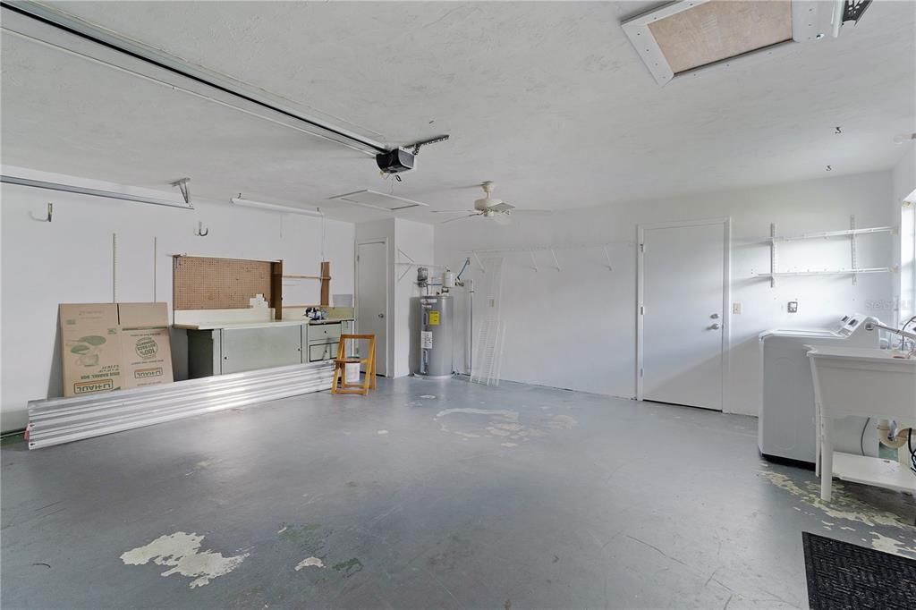 For Sale: $254,900 (2 beds, 2 baths, 1604 Square Feet)