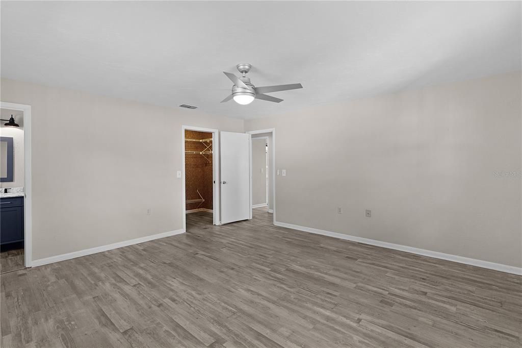For Sale: $254,900 (2 beds, 2 baths, 1604 Square Feet)