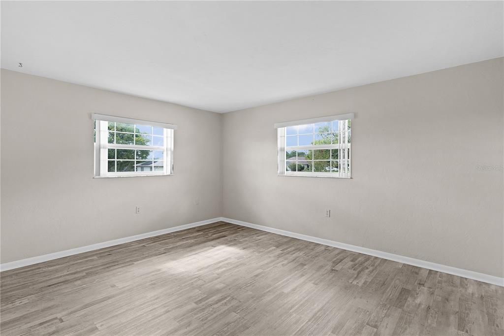 For Sale: $254,900 (2 beds, 2 baths, 1604 Square Feet)