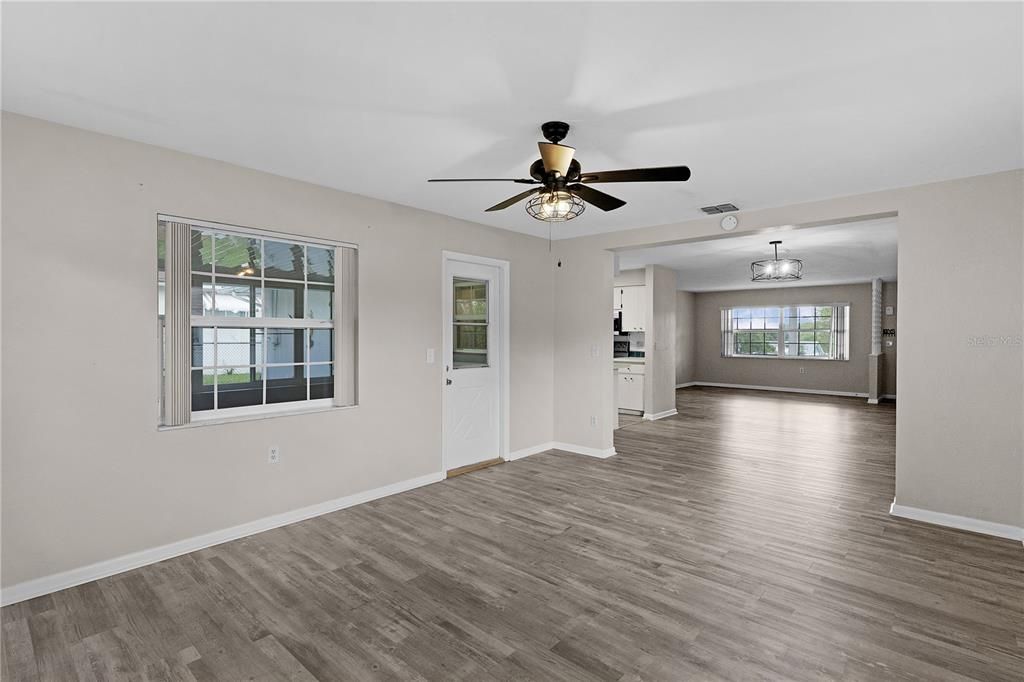 For Sale: $254,900 (2 beds, 2 baths, 1604 Square Feet)