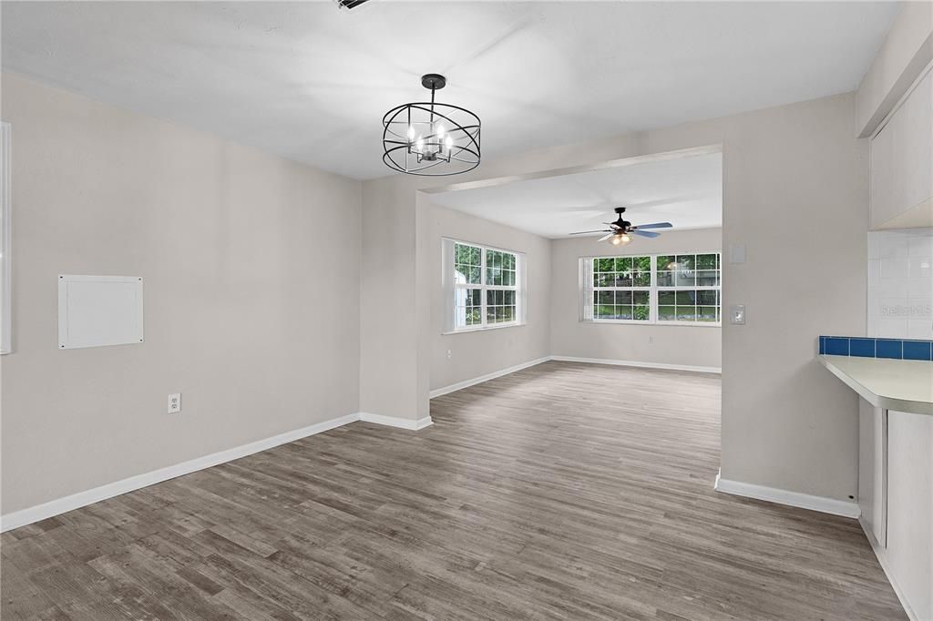 For Sale: $254,900 (2 beds, 2 baths, 1604 Square Feet)