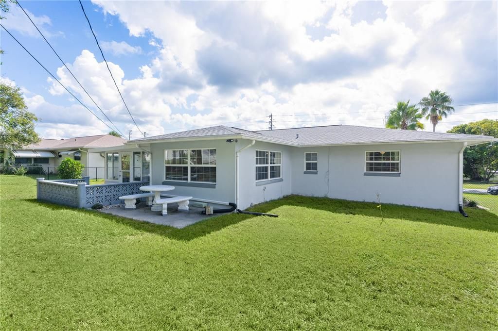 For Sale: $254,900 (2 beds, 2 baths, 1604 Square Feet)