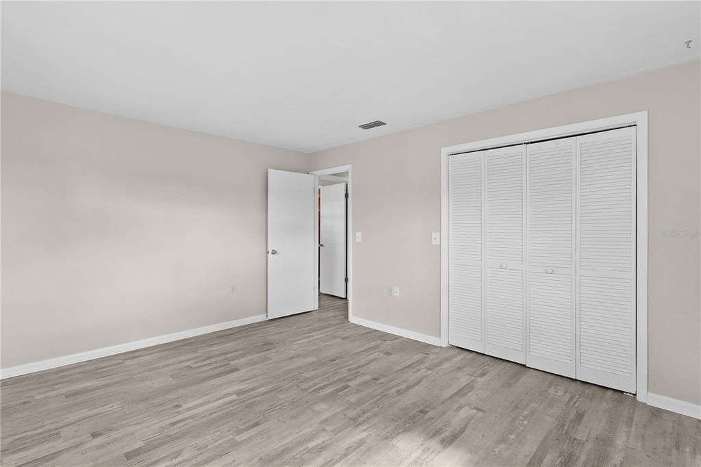 For Sale: $254,900 (2 beds, 2 baths, 1604 Square Feet)