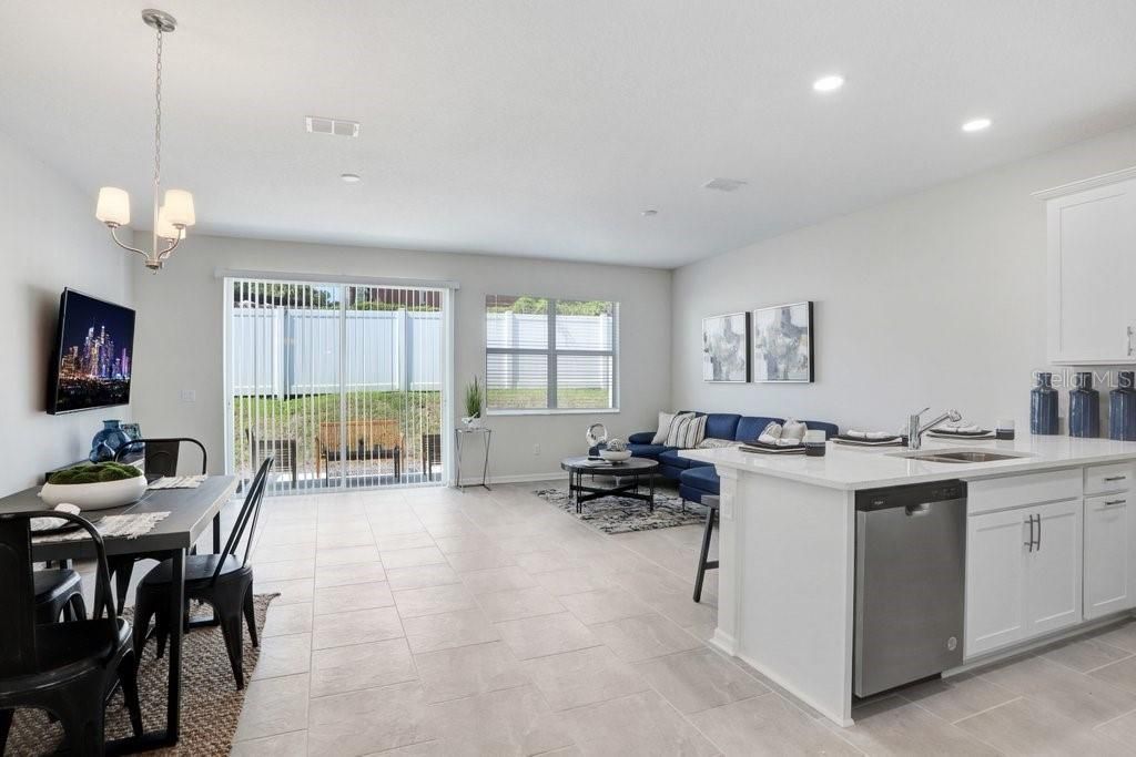 Active With Contract: $316,460 (3 beds, 2 baths, 1675 Square Feet)