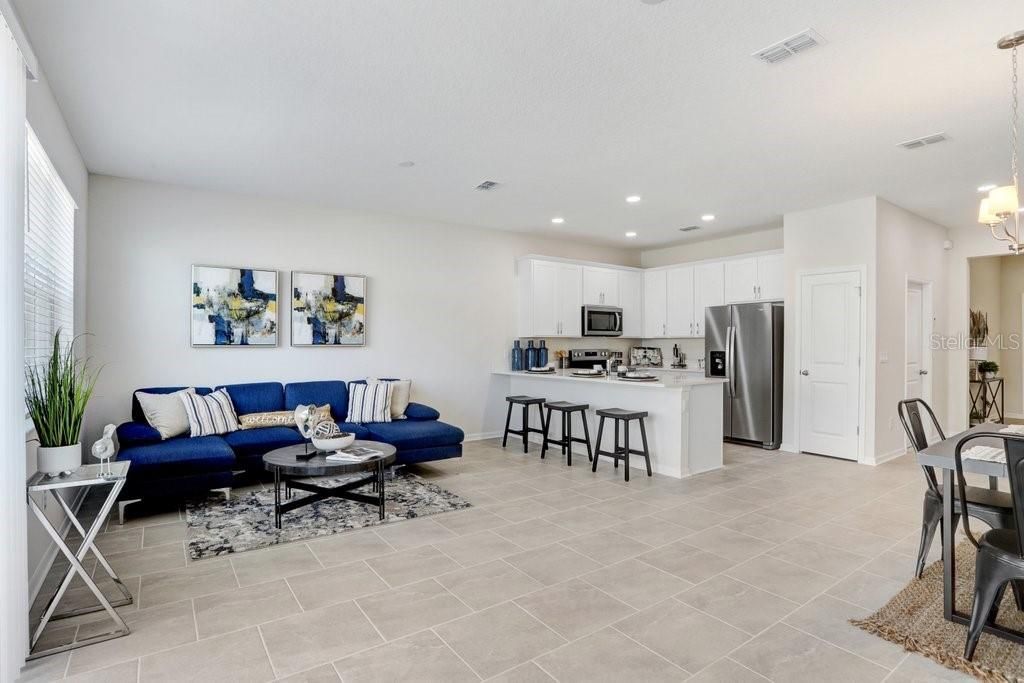Active With Contract: $316,460 (3 beds, 2 baths, 1675 Square Feet)