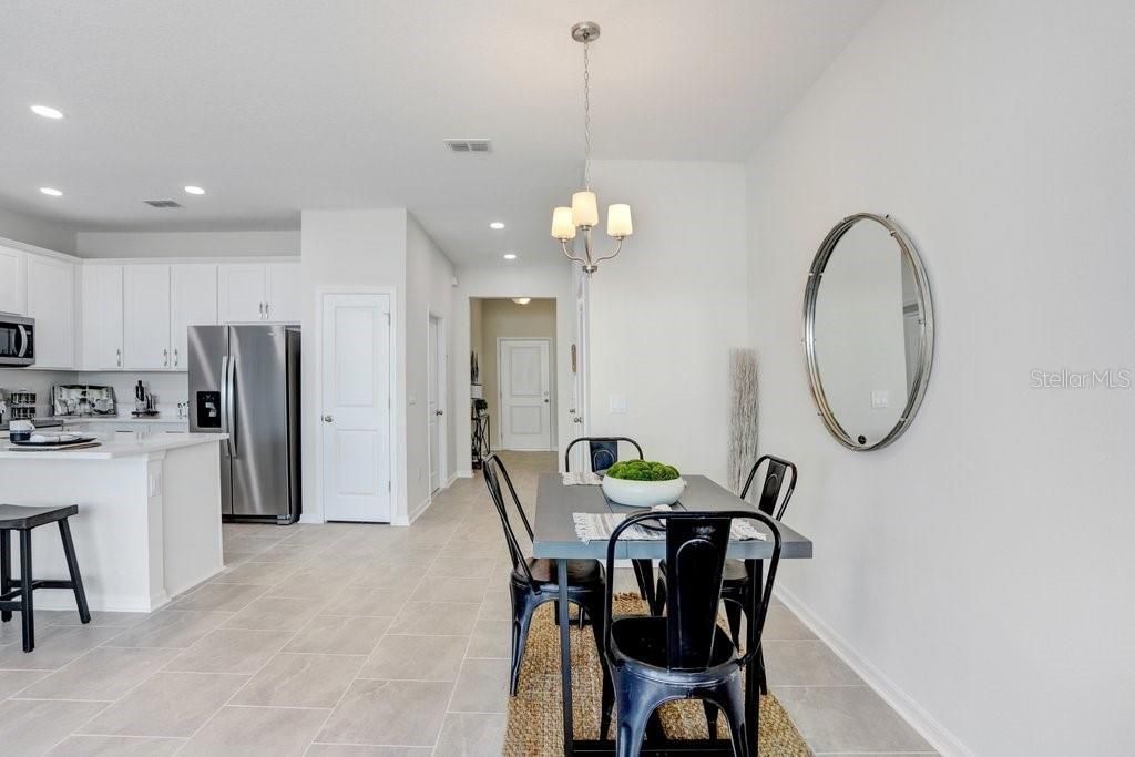 Active With Contract: $316,460 (3 beds, 2 baths, 1675 Square Feet)