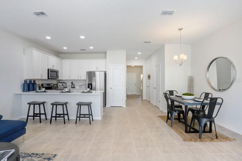 Active With Contract: $316,460 (3 beds, 2 baths, 1675 Square Feet)