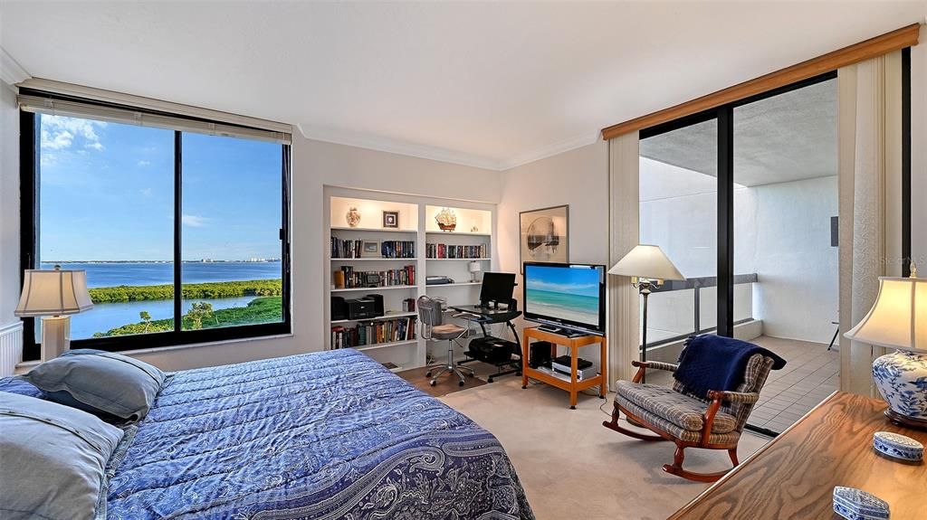 For Sale: $650,000 (2 beds, 2 baths, 1192 Square Feet)