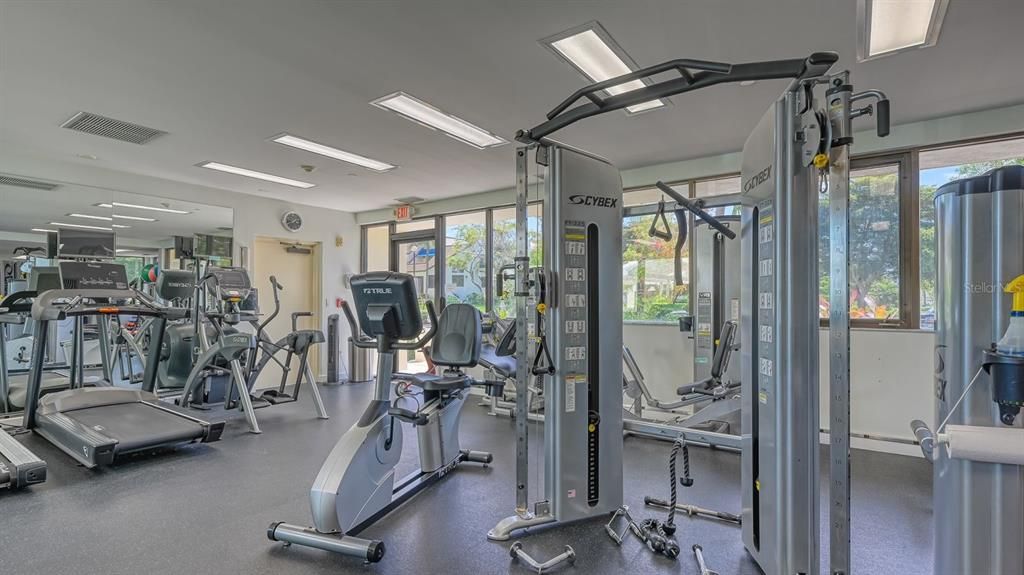 For Sale: $650,000 (2 beds, 2 baths, 1192 Square Feet)