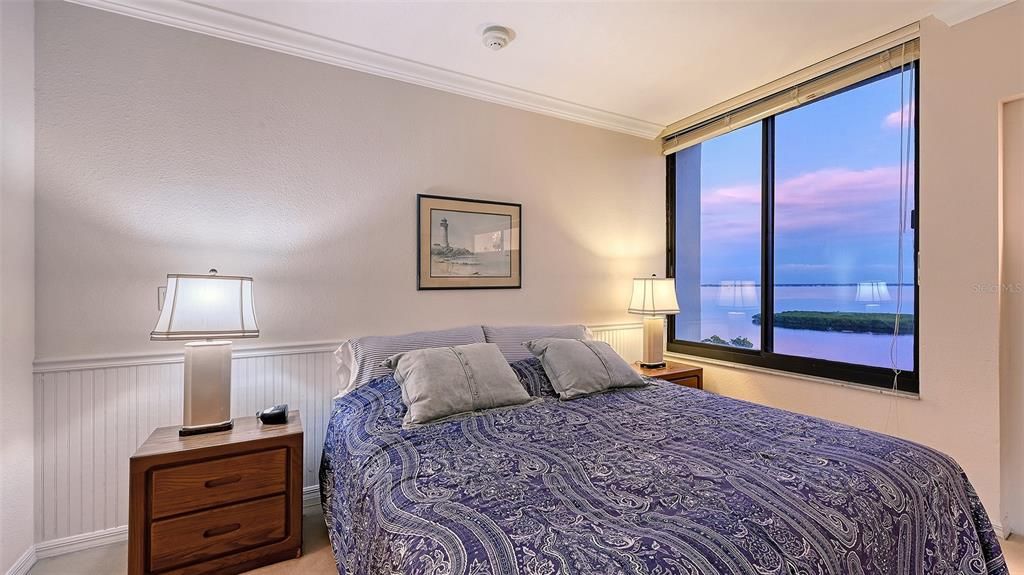 For Sale: $650,000 (2 beds, 2 baths, 1192 Square Feet)