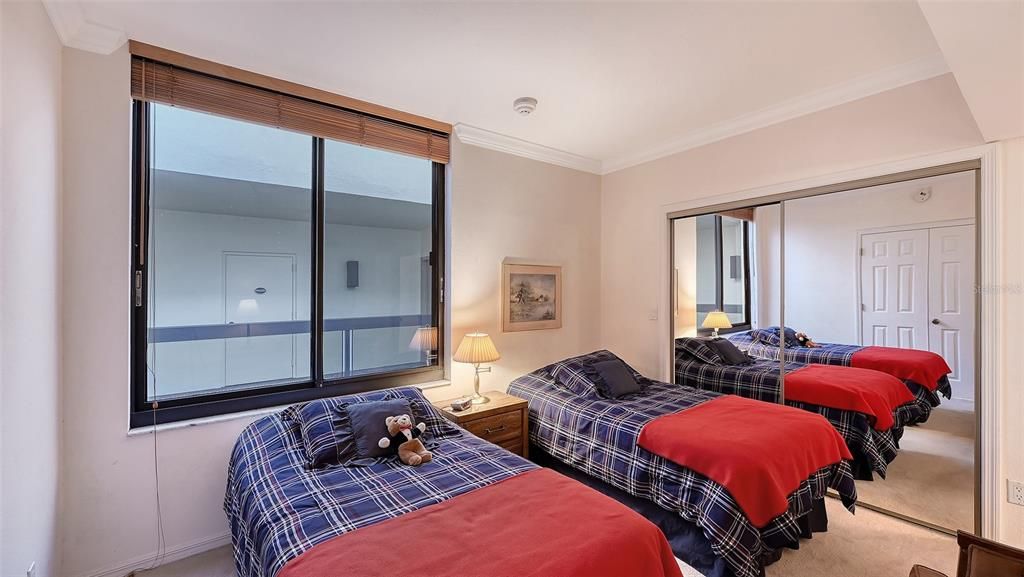 For Sale: $650,000 (2 beds, 2 baths, 1192 Square Feet)