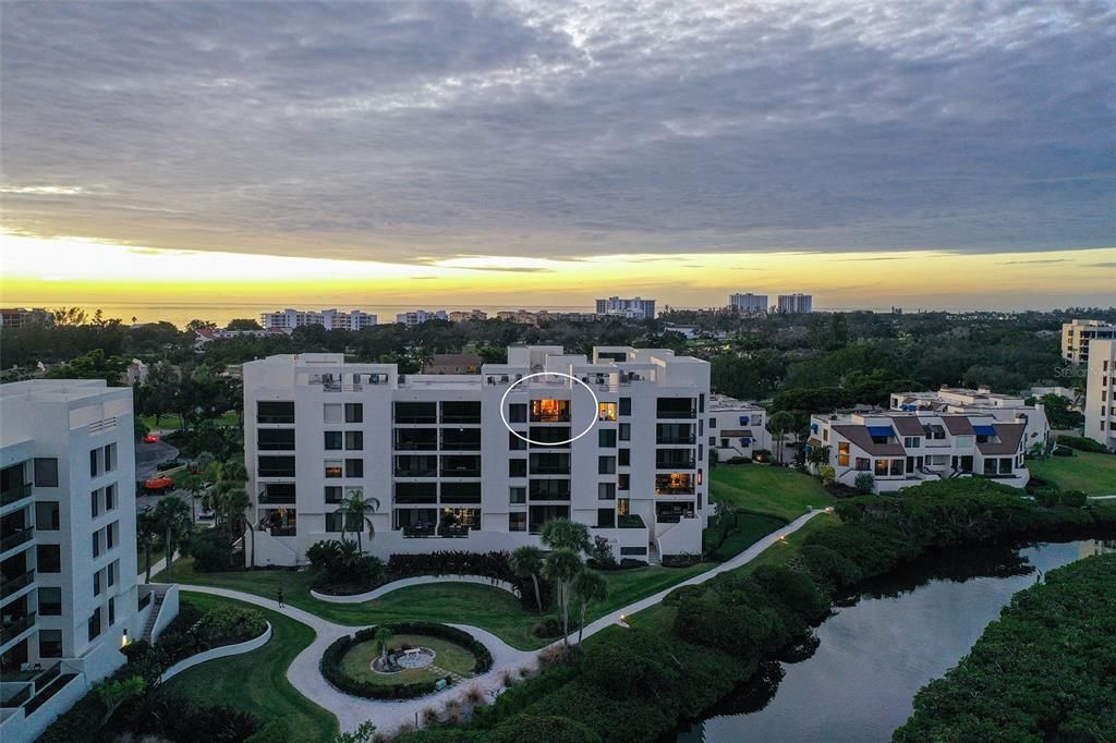 For Sale: $650,000 (2 beds, 2 baths, 1192 Square Feet)