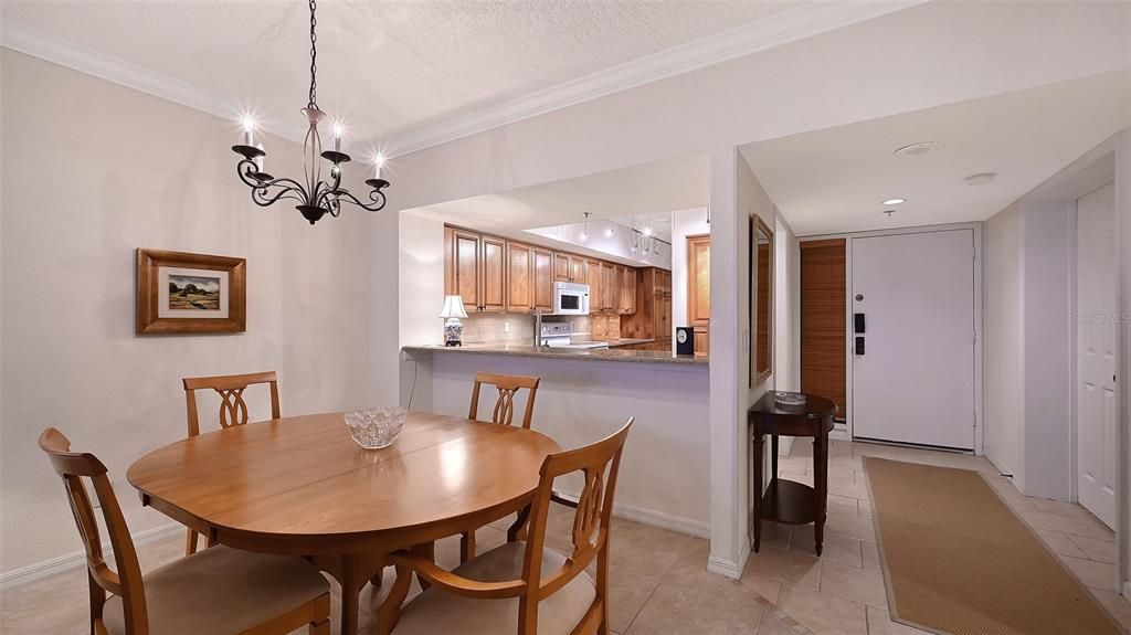 For Sale: $650,000 (2 beds, 2 baths, 1192 Square Feet)