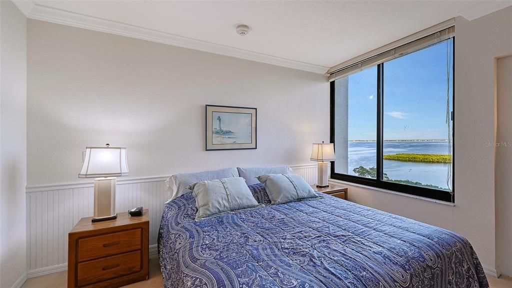 For Sale: $650,000 (2 beds, 2 baths, 1192 Square Feet)