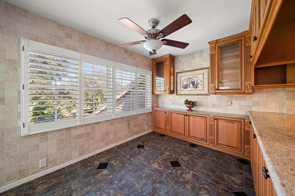 En Venta: $599,000 (3 camas, 2 baños, 2013 Pies cuadrados)