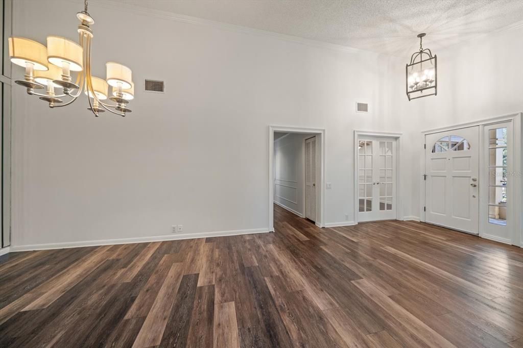 En Venta: $599,000 (3 camas, 2 baños, 2013 Pies cuadrados)