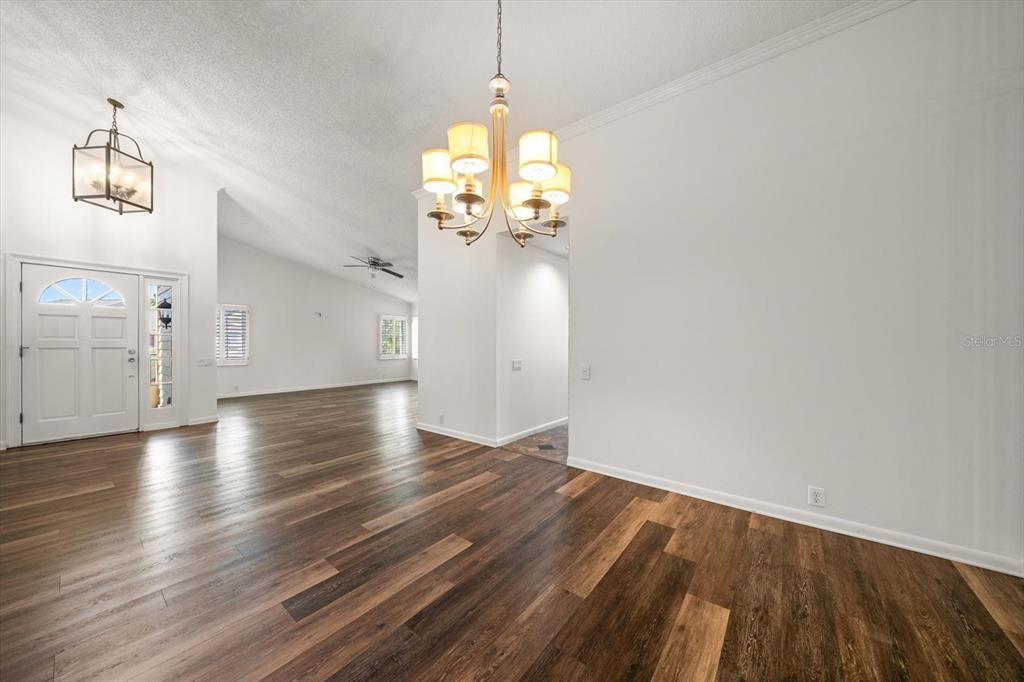 En Venta: $599,000 (3 camas, 2 baños, 2013 Pies cuadrados)