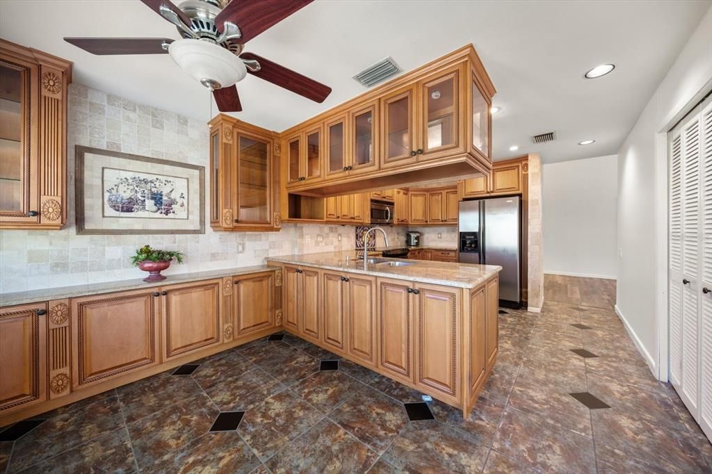 En Venta: $599,000 (3 camas, 2 baños, 2013 Pies cuadrados)