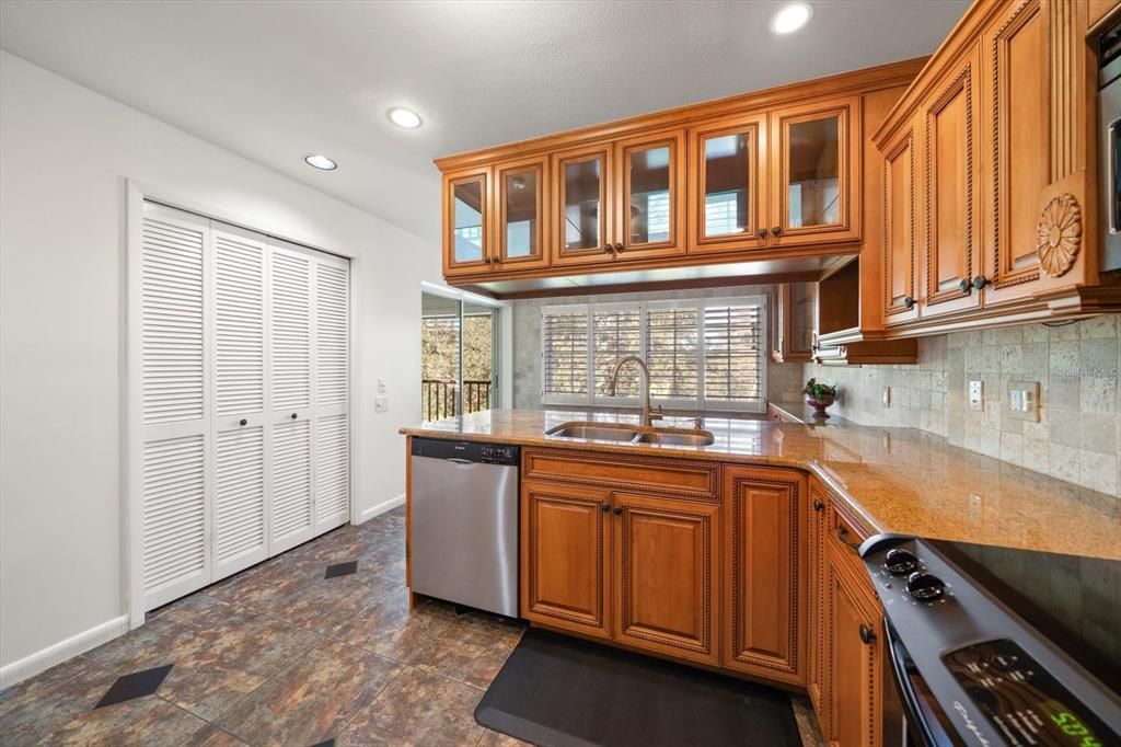 En Venta: $599,000 (3 camas, 2 baños, 2013 Pies cuadrados)