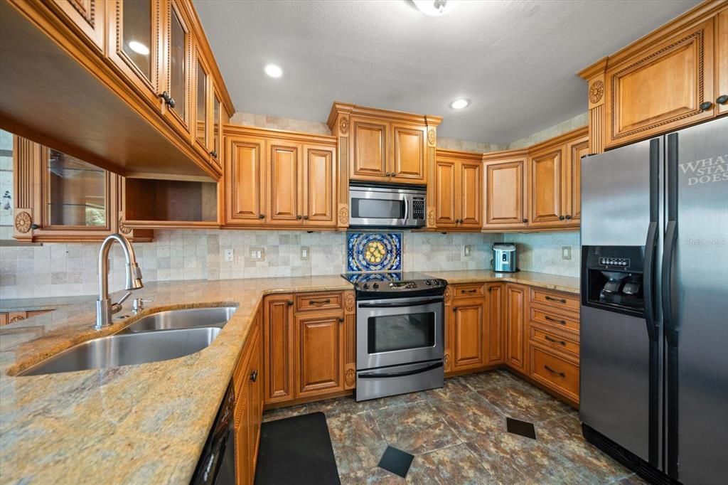 En Venta: $599,000 (3 camas, 2 baños, 2013 Pies cuadrados)